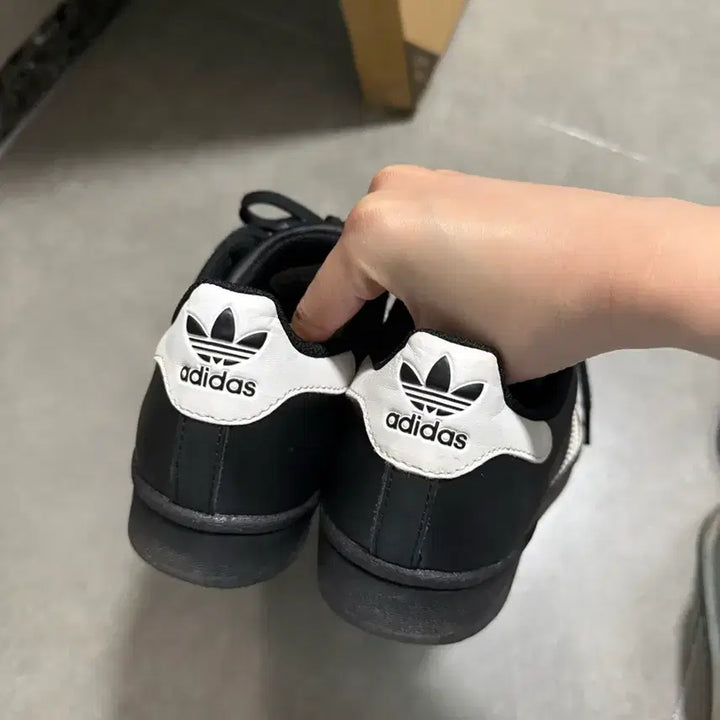 [SOLD OUT] 아디다스 슈퍼스타 블랙 화이트