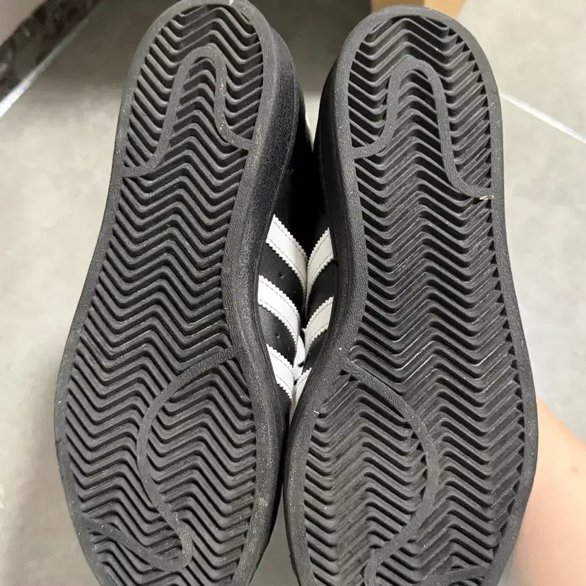 [SOLD OUT] 아디다스 슈퍼스타 블랙 화이트