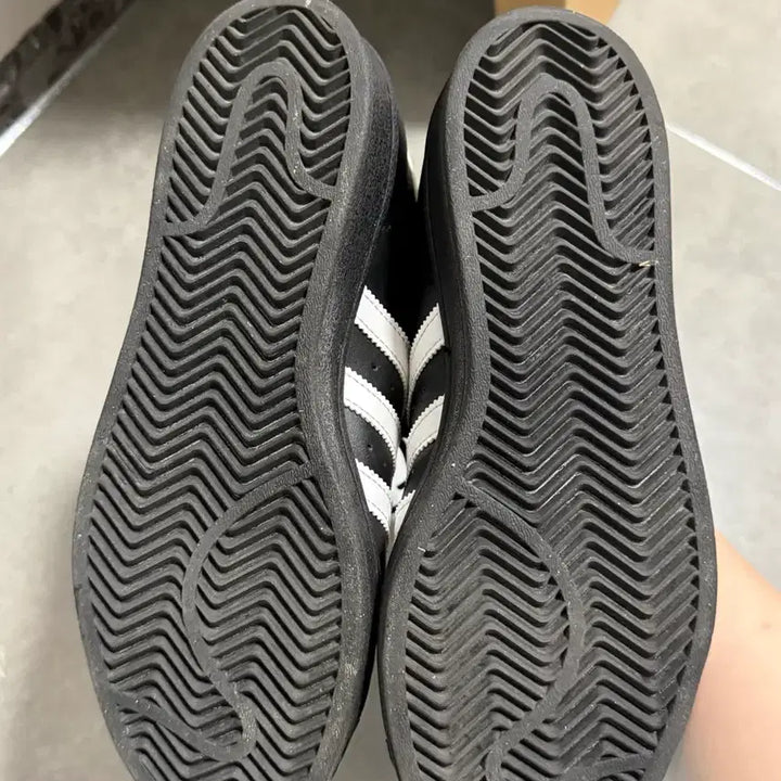 [SOLD OUT] 아디다스 슈퍼스타 블랙 화이트