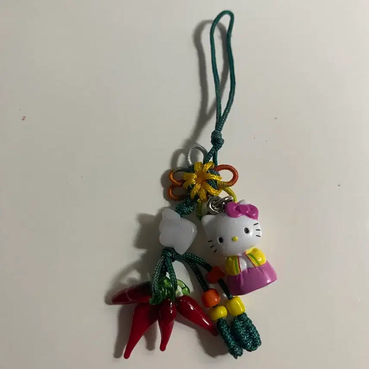 [BUNJANG] Sanrio Hello Kitty Hanbok Chili Ornament Phone Strap / 산리오 정품 헬로키티 한복 고추 장식 핸드폰 스트랩