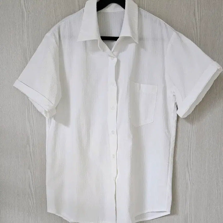 [BUNJANG] Seersucker Striped Short Sleeve Shirt / 화이트 반팔셔츠 새상품