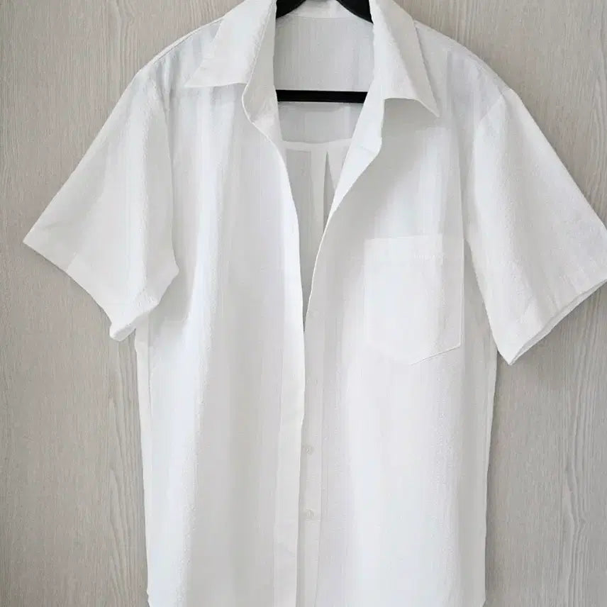 [BUNJANG] Seersucker Striped Short Sleeve Shirt / 화이트 반팔셔츠 새상품