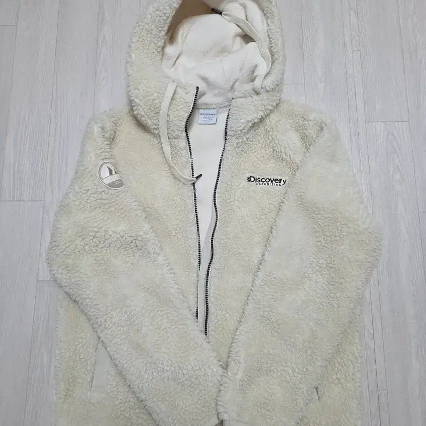[BUNJANG] Discovery Hooded Pompom Jumper / 디스커버리 후드 뽀글이 점퍼
