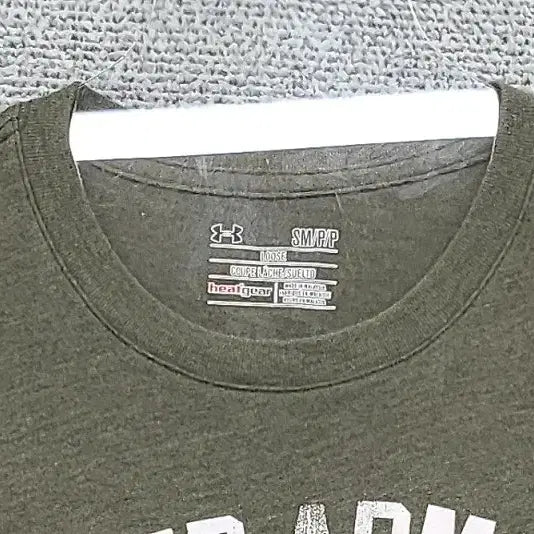 [BUNJANG] Under Armour Printing Khaki T-Shirt / 언더아머 프린팅 카키 반팔티 SM/P/P