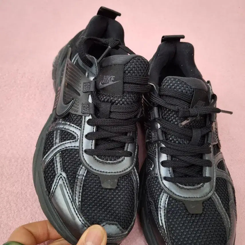 [SOLD OUT] 나이키 블랙 메쉬 운동화235