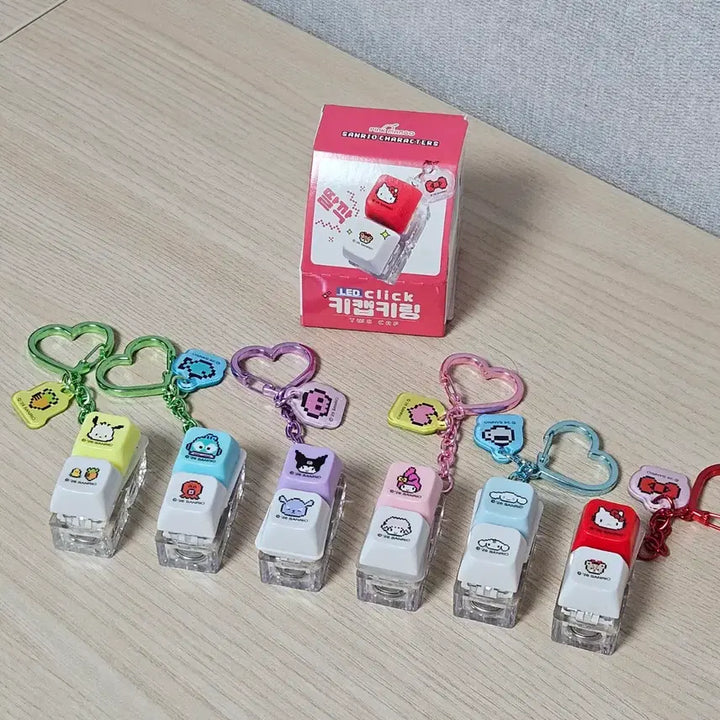 [BUNJANG] Sanrio LED Keycap Keyring Set / 산리오 LED 키캡 키링(포차코 한교동 쿠로미 마멜 시나모롤 키티)