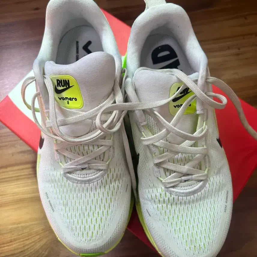 [BUNJANG] Nike Vomero 18 Running Shoes (Size 245) / 런닝화 보메로18 (사이즈245)