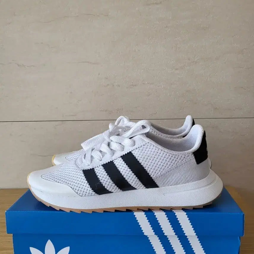 [BUNJANG] Adidas Flashback Sneakers (White) / 아디다스 플래시백 운동화 225사이즈 택포 5만원