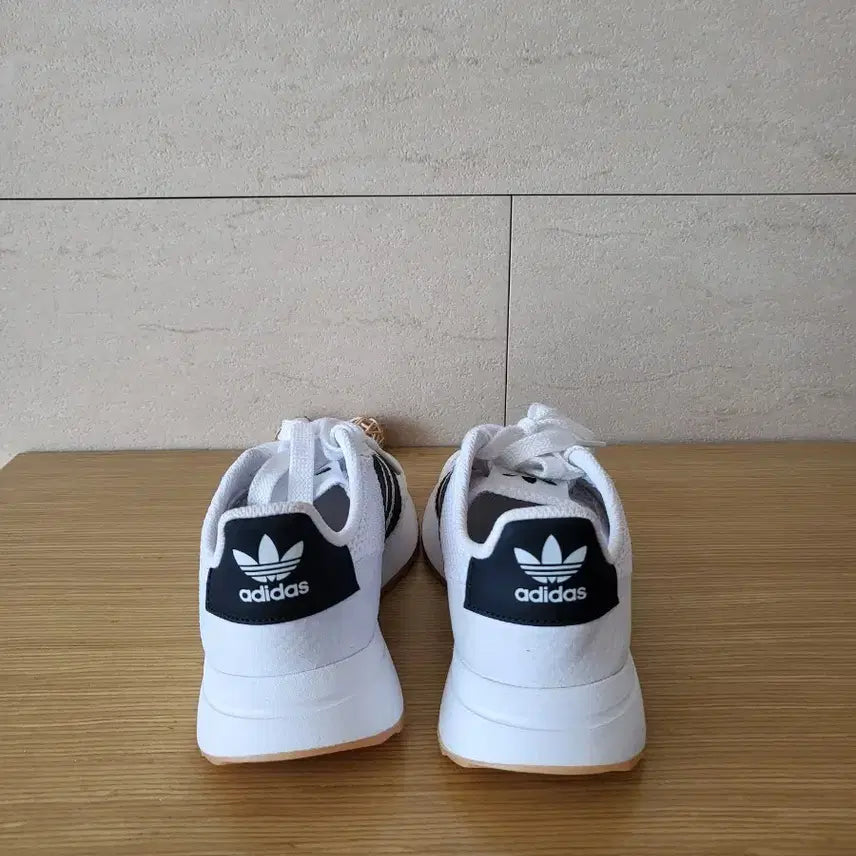 [BUNJANG] Adidas Flashback Sneakers (White) / 아디다스 플래시백 운동화 225사이즈 택포 5만원
