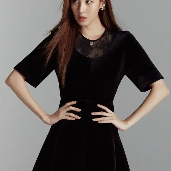 [BUNJANG] It MICHAA Fit and Flare Velvet Dress / 잇미샤 핏앤플레어 벨벳 원피스 택달린 새상품
