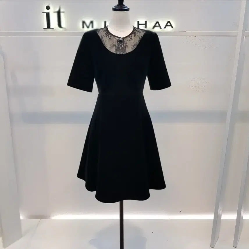 [BUNJANG] It MICHAA Fit and Flare Velvet Dress / 잇미샤 핏앤플레어 벨벳 원피스 택달린 새상품