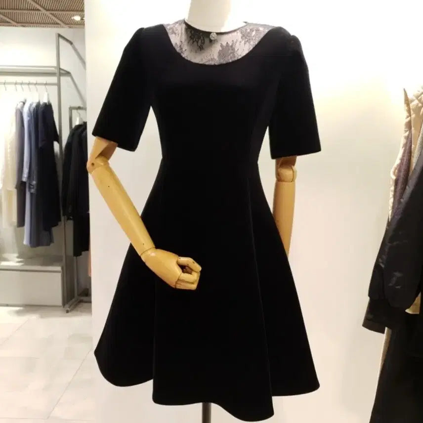 [BUNJANG] It MICHAA Fit and Flare Velvet Dress / 잇미샤 핏앤플레어 벨벳 원피스 택달린 새상품