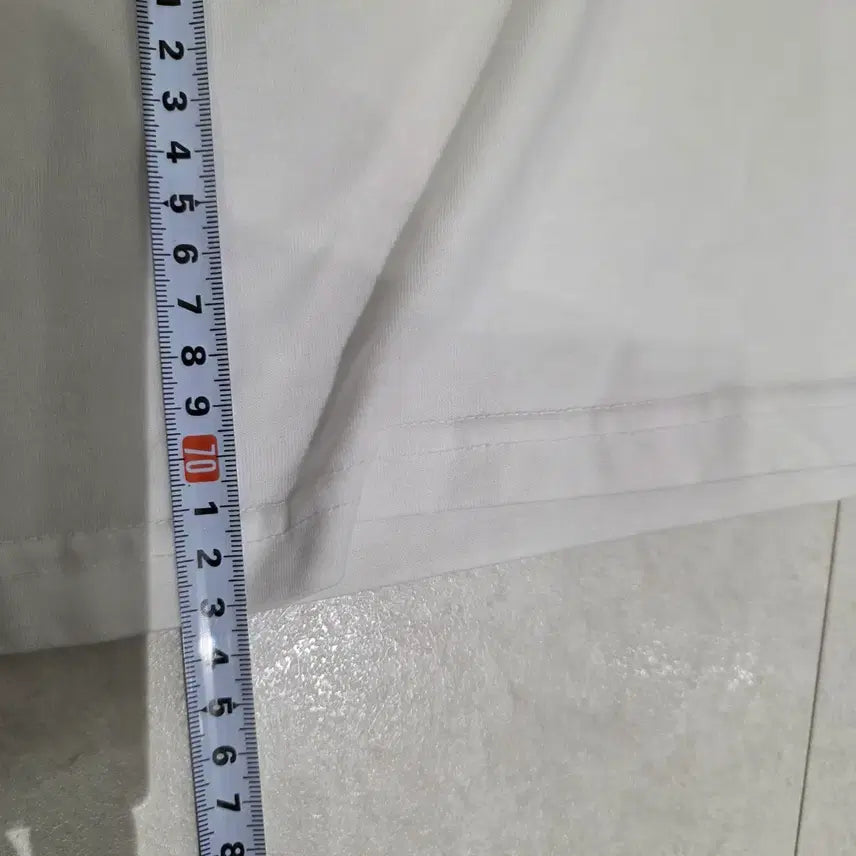 [BUNJANG] Guess Triangle Logo T-shirt White 2XL / 게스 삼각 로고 반팔 티셔츠 화이트 2XL