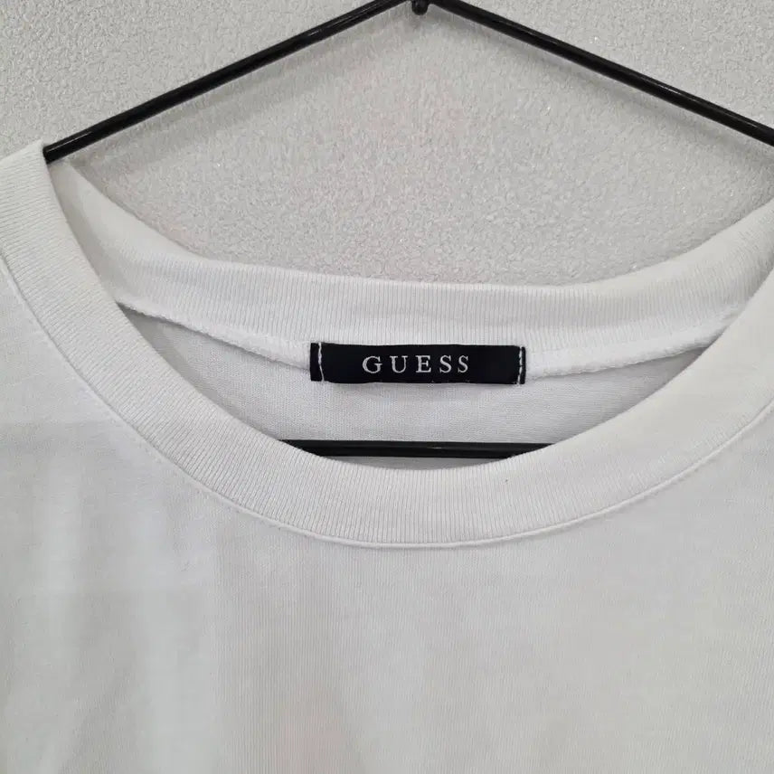 [BUNJANG] Guess Triangle Logo T-shirt White 2XL / 게스 삼각 로고 반팔 티셔츠 화이트 2XL