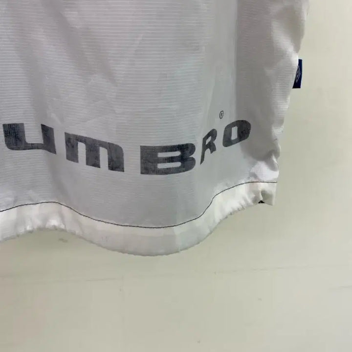 [SOLD OUT] [엄브로] V넥 바스락 맨투맨 (90사이즈)