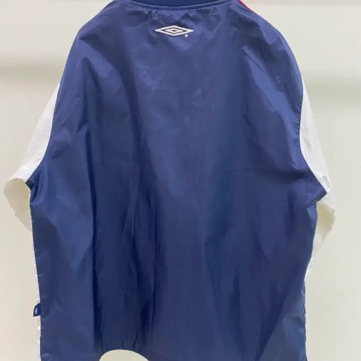 [SOLD OUT] [엄브로] V넥 바스락 맨투맨 (90사이즈)