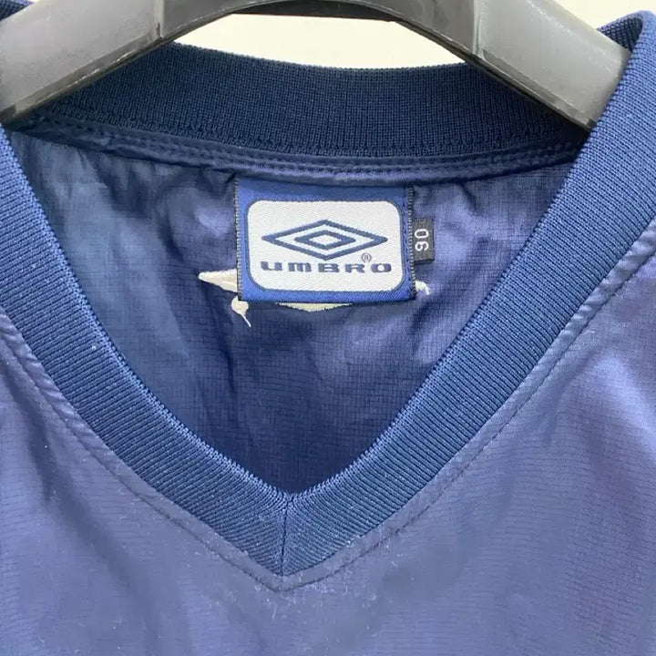 [SOLD OUT] [엄브로] V넥 바스락 맨투맨 (90사이즈)