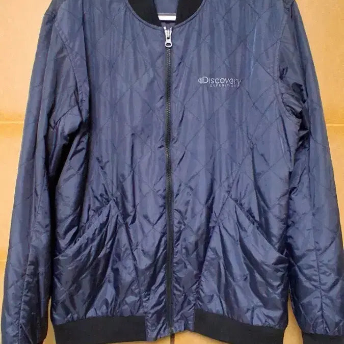 [SOLD OUT] 디스커버리 네이비 퀼팅 점퍼