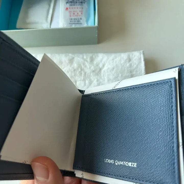 [SOLD OUT] 루이까또즈 남성 반지갑 새상품