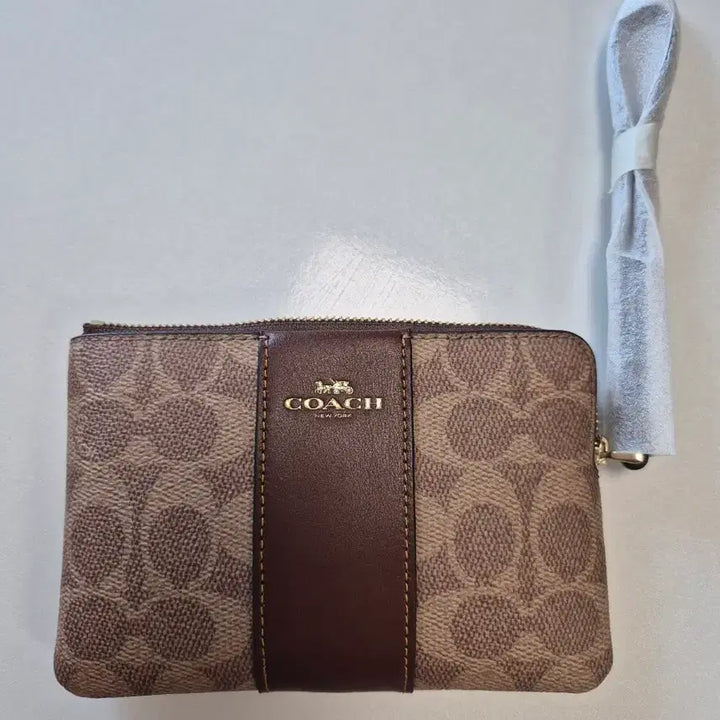 [BUNJANG] Coach Signature Corner Zip Wristlet Wallet / [새상품] 코치 시그니처 코너 집 어라운드 손목 지갑