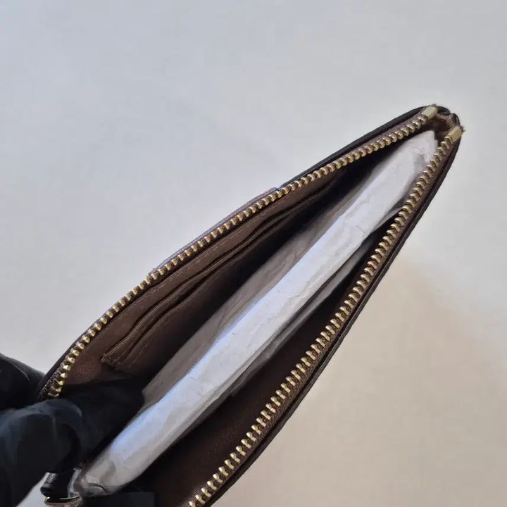 [BUNJANG] Coach Signature Corner Zip Wristlet Wallet / [새상품] 코치 시그니처 코너 집 어라운드 손목 지갑