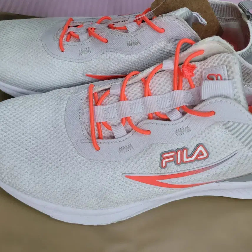 [BUNJANG] Fila White Mesh Sneakers / 휠라 흰색 메쉬 운동화 형광끈