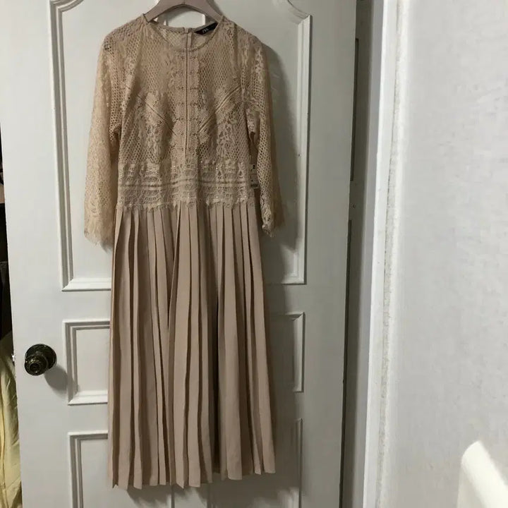 [BUNJANG] Zara Lace See-Through Pleated Long Dress / 새옷) Zara 자라 레이스 시스루 플리츠 롱 원피스 하객룩 결혼식