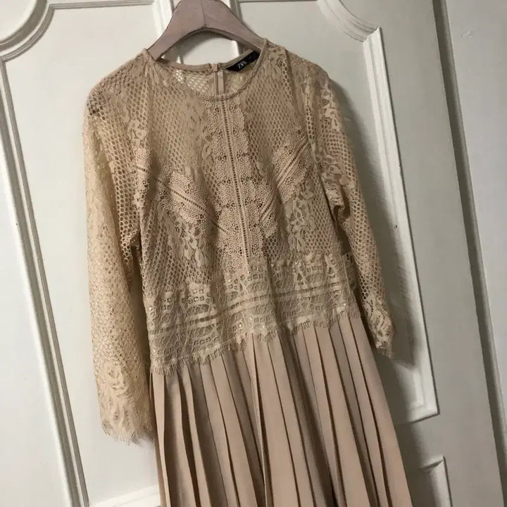 [BUNJANG] Zara Lace See-Through Pleated Long Dress / 새옷) Zara 자라 레이스 시스루 플리츠 롱 원피스 하객룩 결혼식
