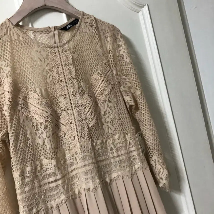 [BUNJANG] Zara Lace See-Through Pleated Long Dress / 새옷) Zara 자라 레이스 시스루 플리츠 롱 원피스 하객룩 결혼식
