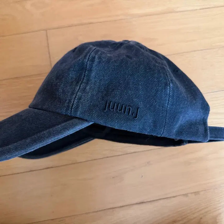 [SOLD OUT] 준지 자수로고 흑청 볼캡 (F)