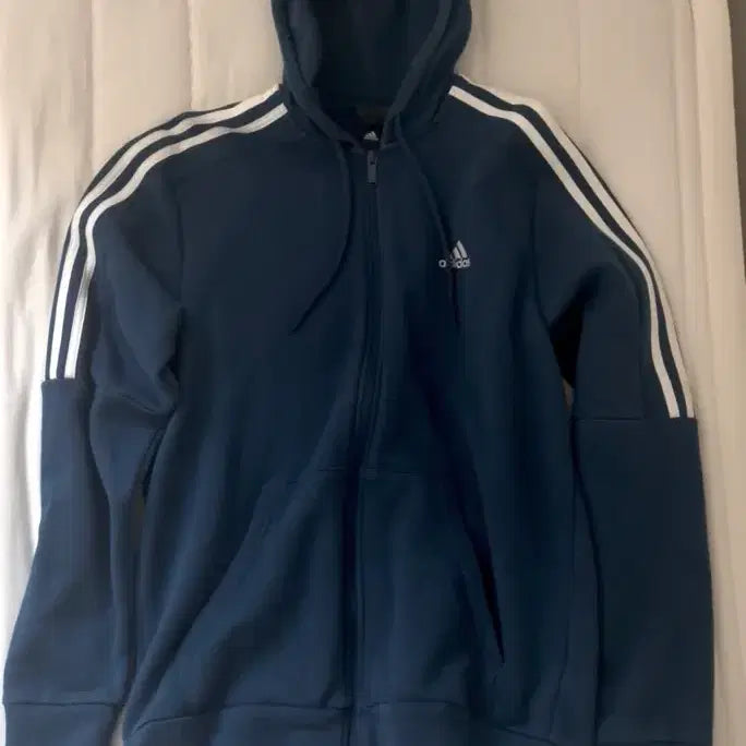 [BUNJANG] Adidas Performance Essentials Navy Hoodie Zip-Up / 아디다스 퍼포먼스 에센셜 라인의 네이비 색상 3선 후드 집업