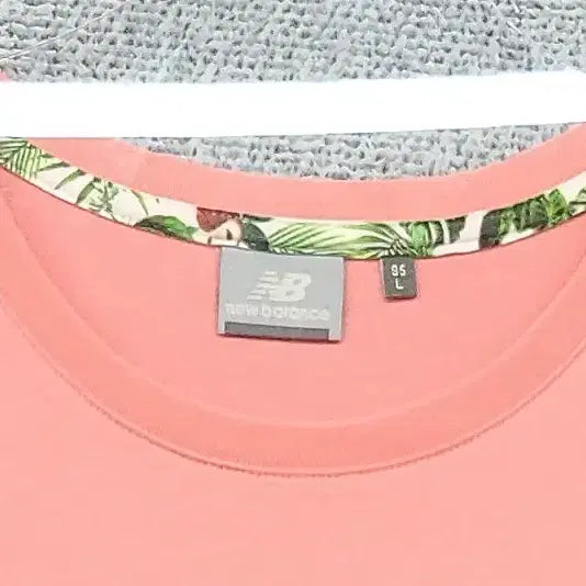 [BUNJANG] New Balance Floral Printed Light Pink T-shirt / 뉴발란스 프린팅 라이트 핑크 반팔티 95(L)
