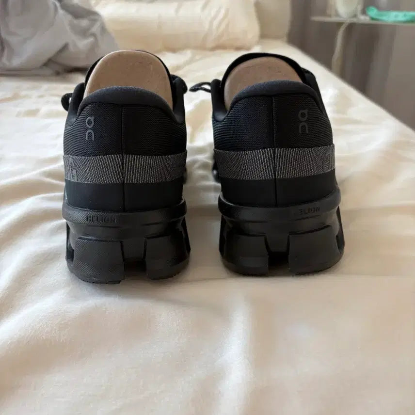 [SOLD OUT] 온러닝 클라우드 몬스터 2 블랙 43사이즈