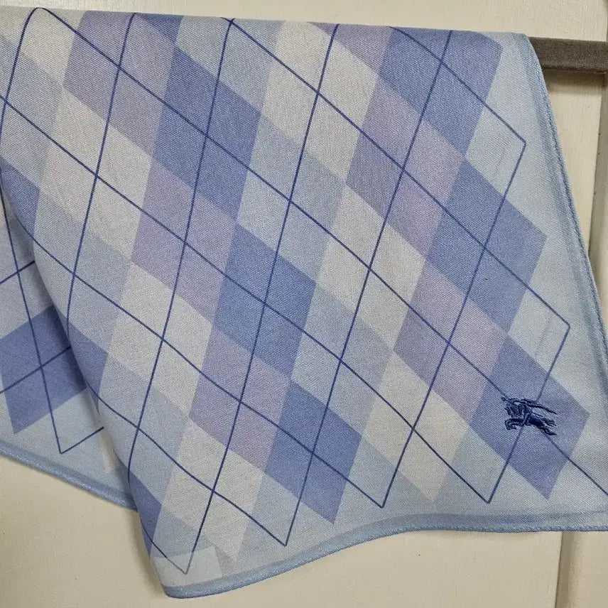 [BUNJANG] Burberry Argyle Handkerchief / 버버리 아가일 빅손수건