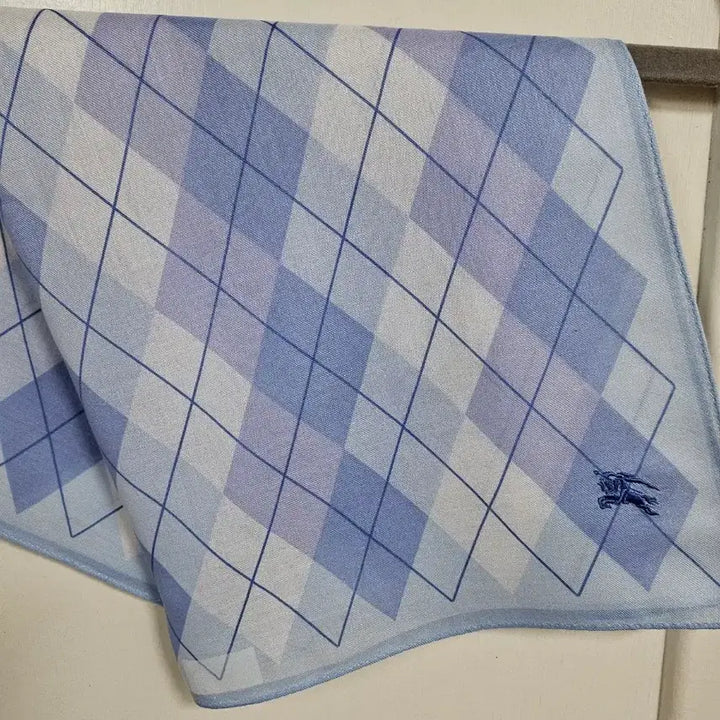 [BUNJANG] Burberry Argyle Handkerchief / 버버리 아가일 빅손수건