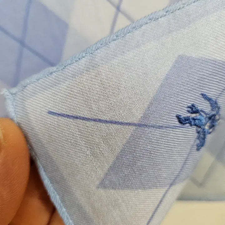 [BUNJANG] Burberry Argyle Handkerchief / 버버리 아가일 빅손수건