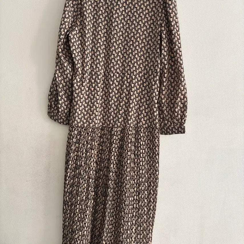 [BUNJANG] Beige Pattern Pleated Long Dress / 패턴 플리츠 롱 원피스