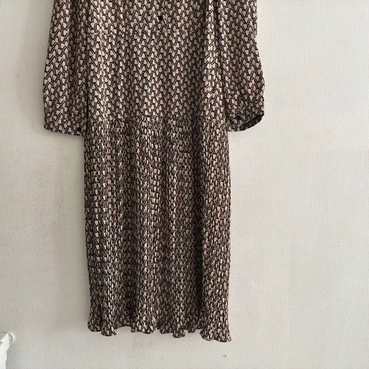 [BUNJANG] Beige Pattern Pleated Long Dress / 패턴 플리츠 롱 원피스