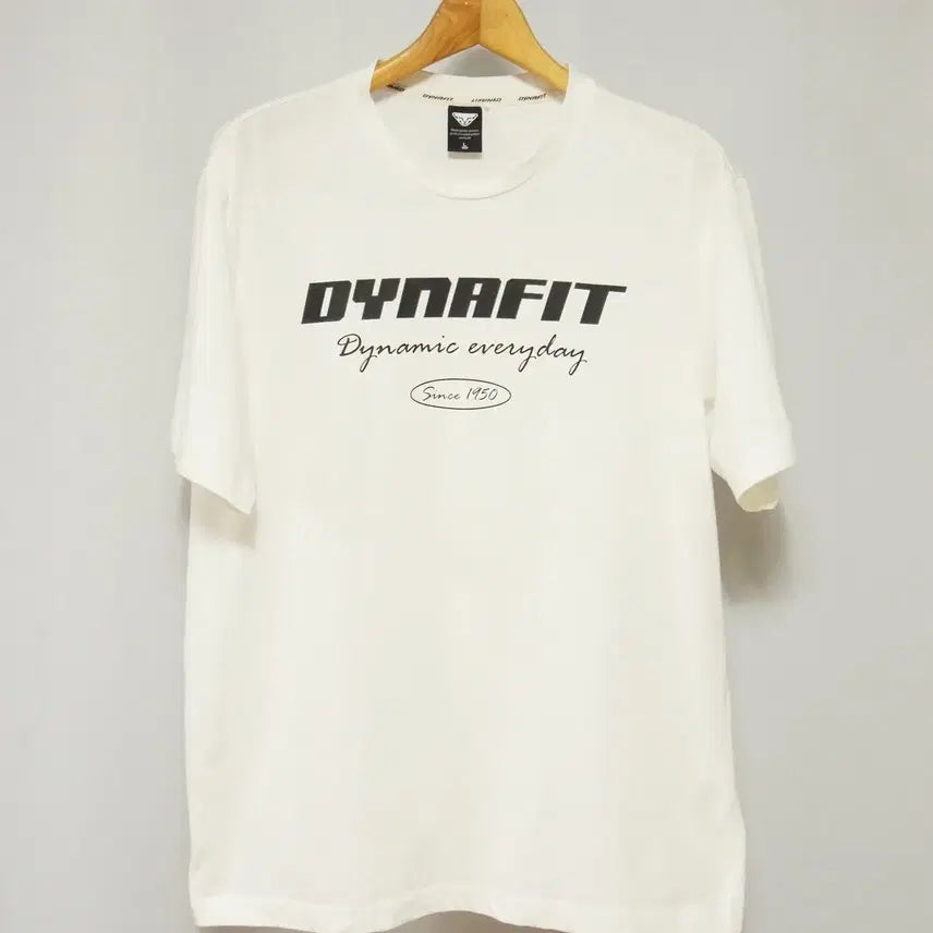 [SOLD OUT] 다이나핏 화이트 빅로고 반팔 라운드 티셔츠 남성105