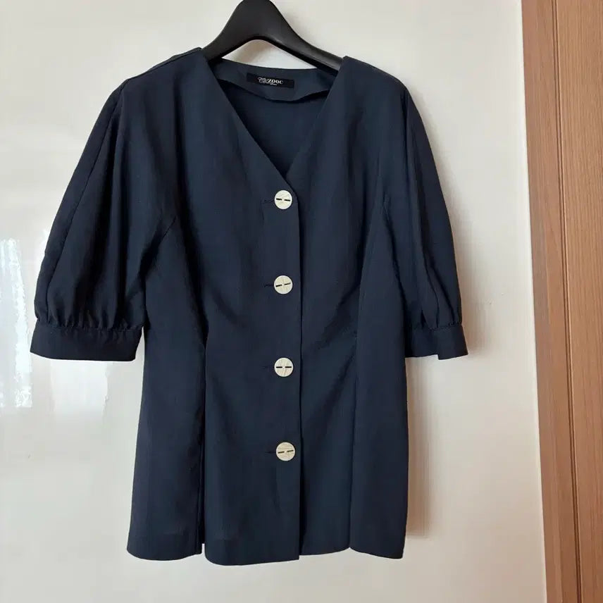 [BUNJANG] Zooc Linen Balloon Sleeve V-Neck Blouse / Zooc 쥬크 주크 린넨 벌룬 퍼프 브이넥 블라우스 셔츠 하객룩 네이비