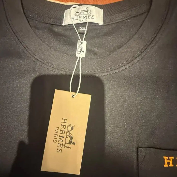 [SOLD OUT] 에르메스 블랙 포켓 반팔 티셔츠