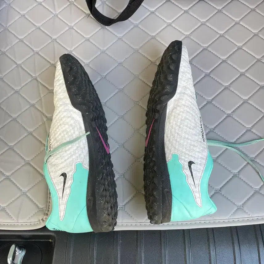 [BUNJANG] Nike Phantom GX TF Soccer Shoes / 나이키 팬텀 GX TF 260사이즈