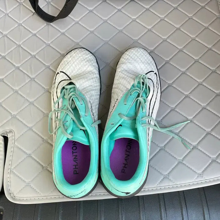 [BUNJANG] Nike Phantom GX TF Soccer Shoes / 나이키 팬텀 GX TF 260사이즈