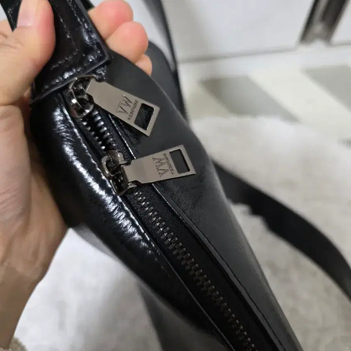 [SOLD OUT] VW 베라왕 숄더백 블랙