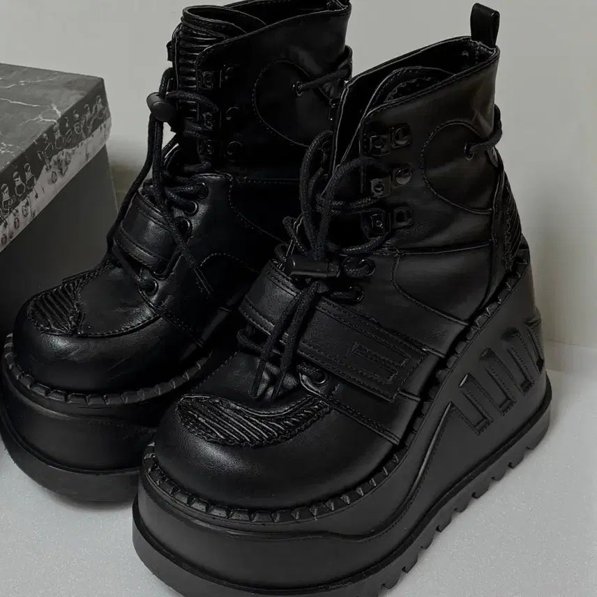 [BUNJANG] Demonia Stomp High US6 Boots / 데모니아 스톰프 하이 us6