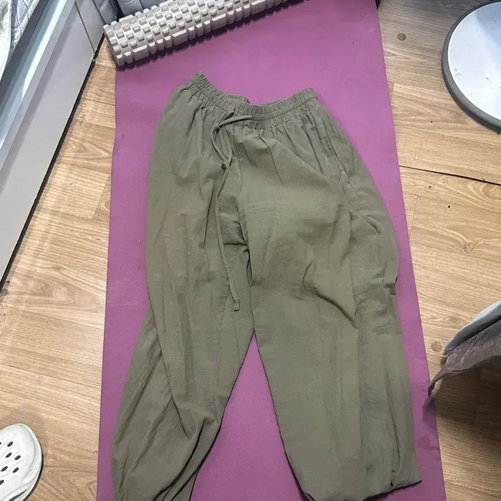 [BUNJANG] Khaki Banded Jogger Pants L Size / 카키색 밴딩 조거팬츠 173cm L