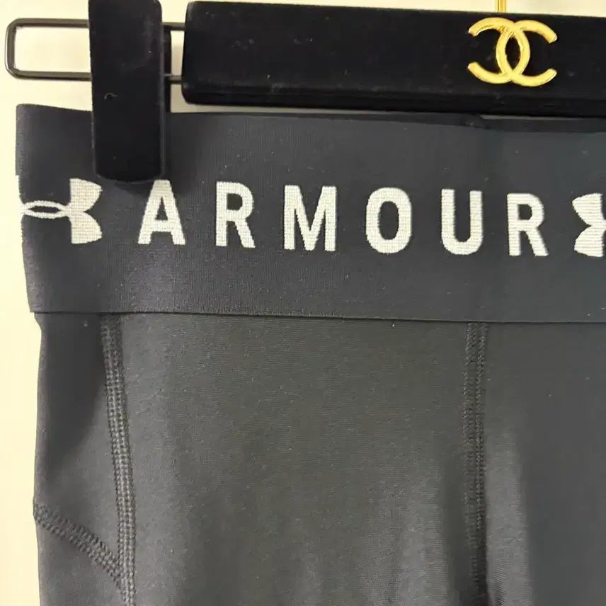 [BUNJANG] Under Armour Black Leggings / 언더아머 블랙 레깅스