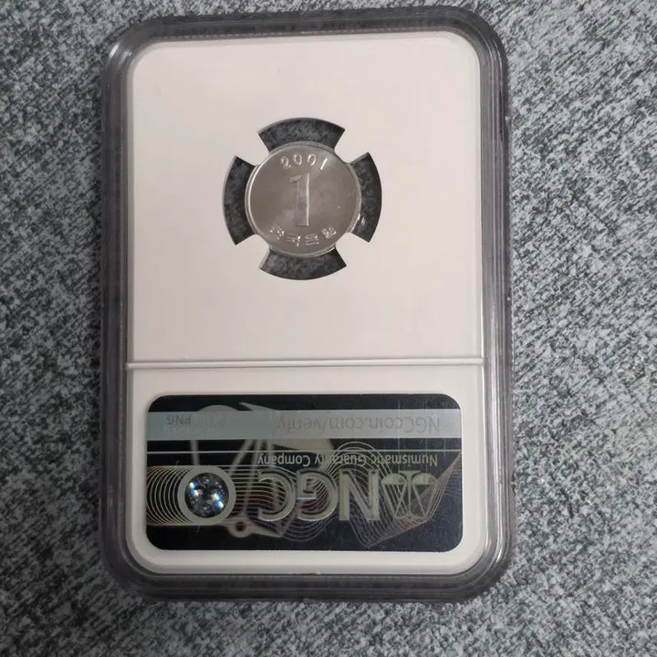 [SOLD OUT] 2001년1원NGC64등급약17개등록귀한주화