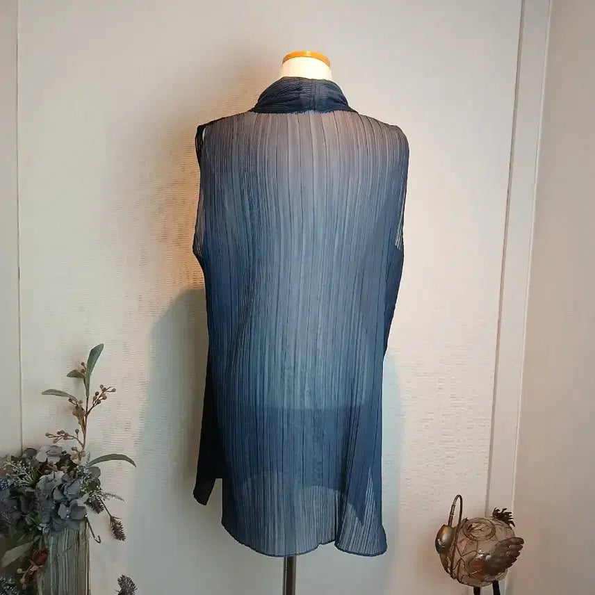 [BUNJANG] Pleated Gradient Long Vest / 플리츠 주름 롱 조끼 청색 그라데이션