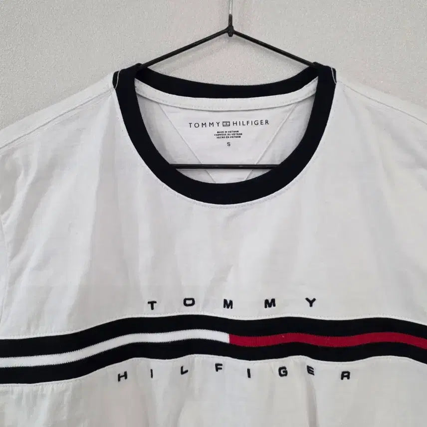 [BUNJANG] Tommy Hilfiger Logo Point T-shirt / 타미힐피거 흰색 로고 포인트 반팔티 S